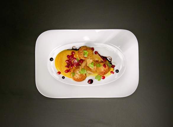 Celebrity Cruises Cosmopolitan Restaurant 2.jpg